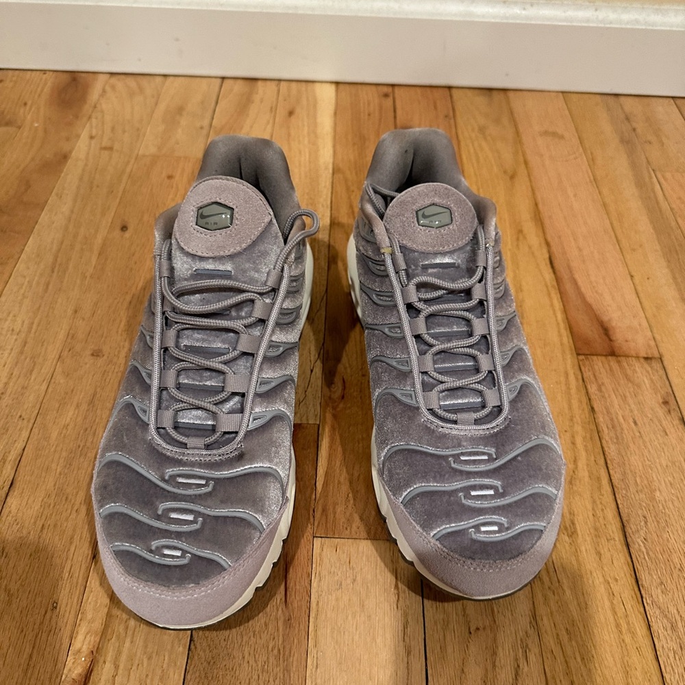 Women’s Gray Suede Nike Air Max Sneakers